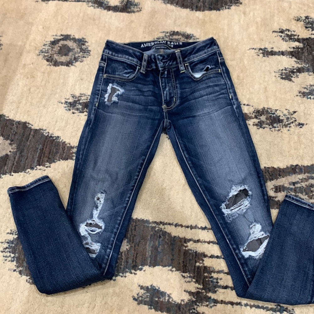 American Eagle distressed jegging style jeans. Size 0.